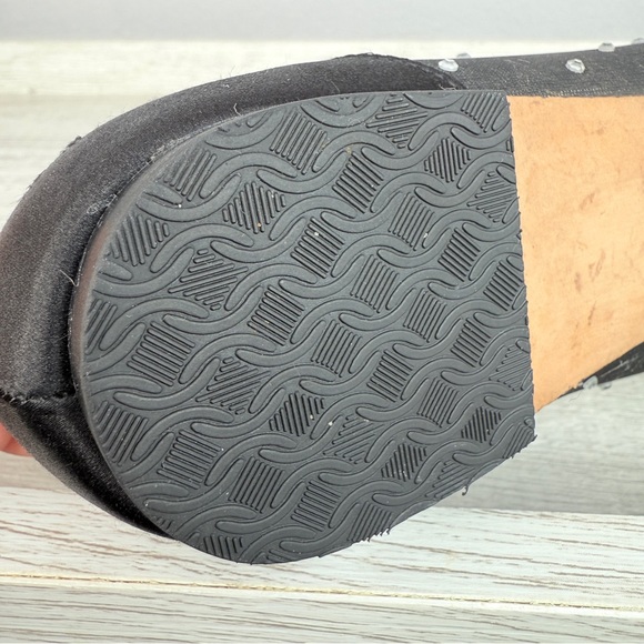 Badgley Mischka Quinn Crystal Embellished Pointed Toe Black Flats Size 8 - Picture 10 of 14